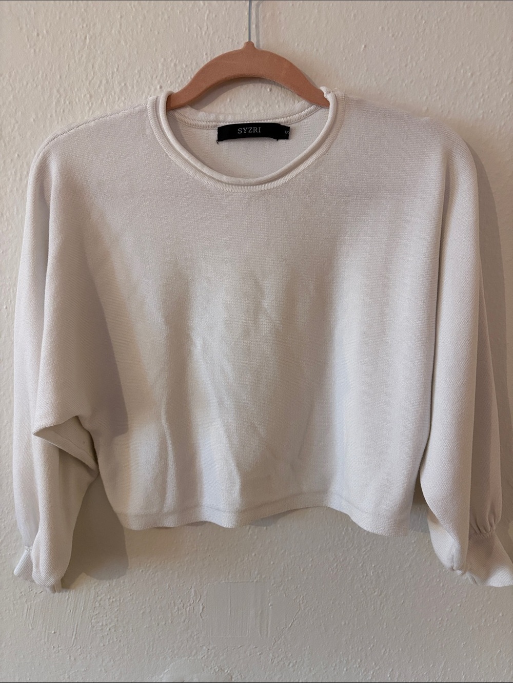 SYZRI Women's Long Sleeve Crewneck Top in Cream